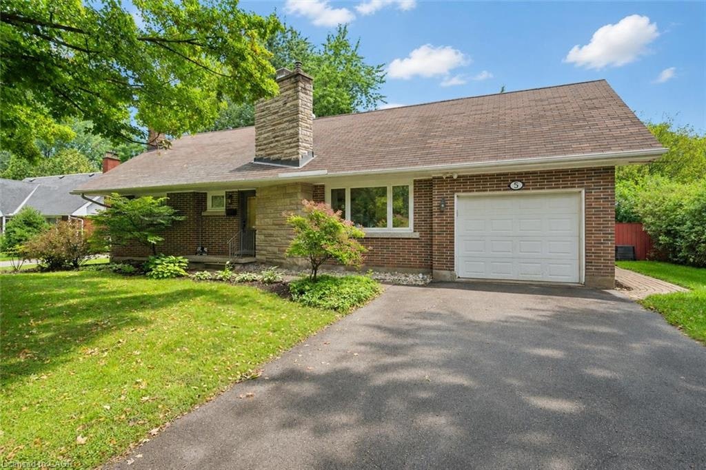 5 Tamarack Place, Guelph, ON, N1E 3Y5