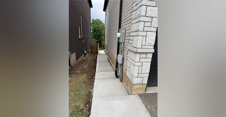 27 Deerfield Lane, Hamilton, ON, L9K 1R4 - 3