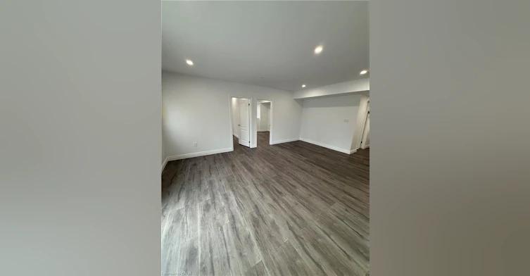27 Deerfield Lane, Hamilton, ON, L9K 1R4 - 13