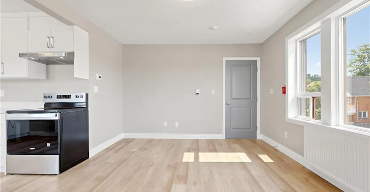 71 Sanford Avenue S, Hamilton, ON, L8M 2G7 - 4