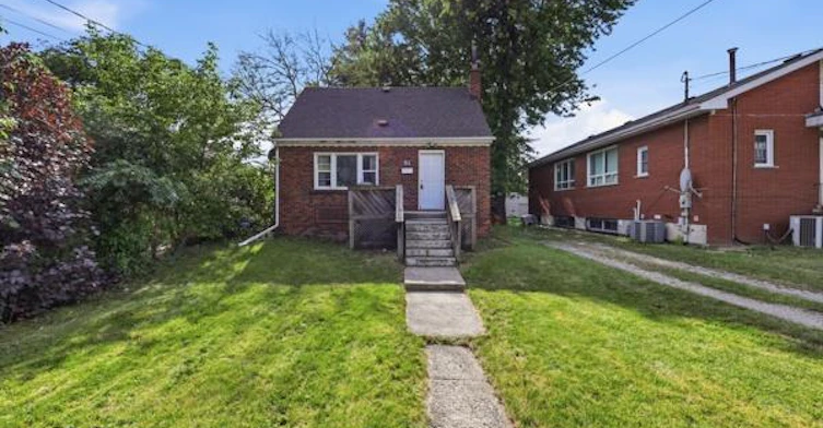 Room 1-84 Ewen Road, Hamilton, ON, L8S 3C5 - 2
