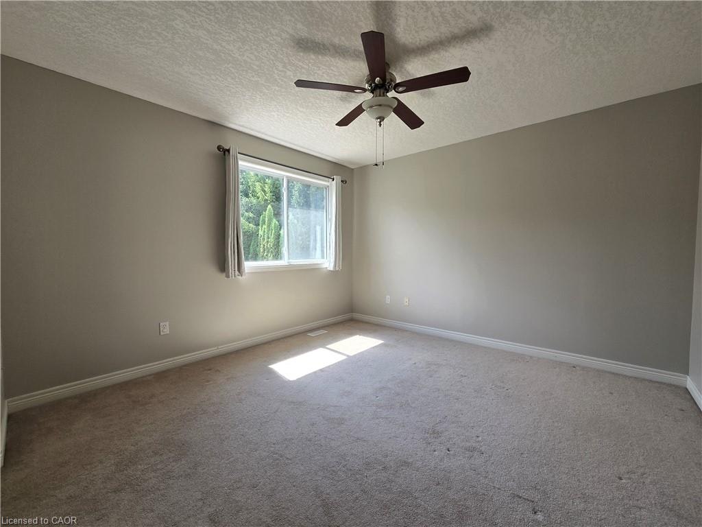 555 Grasslands Court, Waterloo, ON, N2V 2R5 - 11