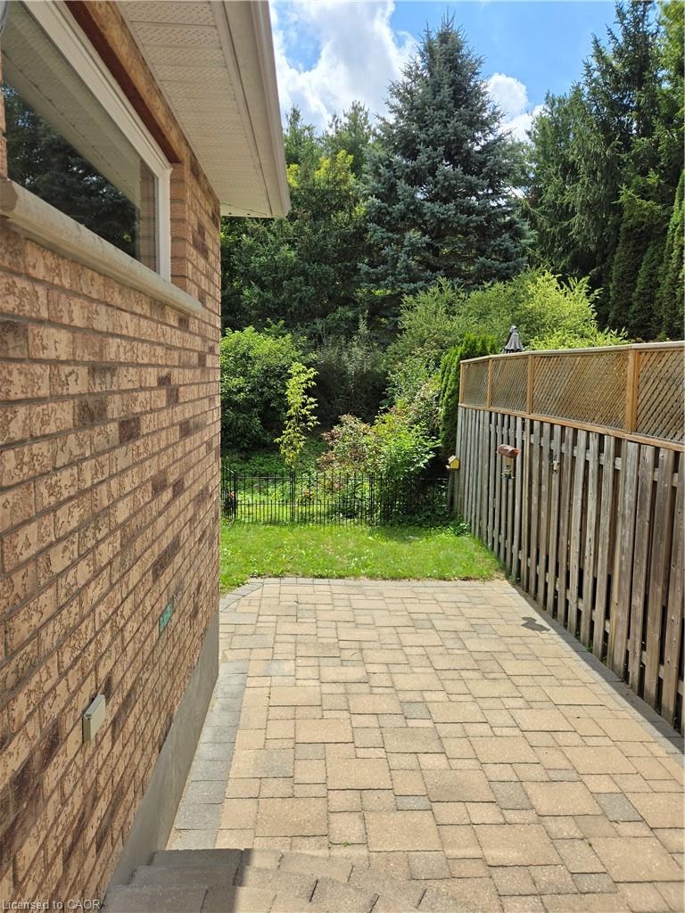 555 Grasslands Court, Waterloo, ON, N2V 2R5 - 25