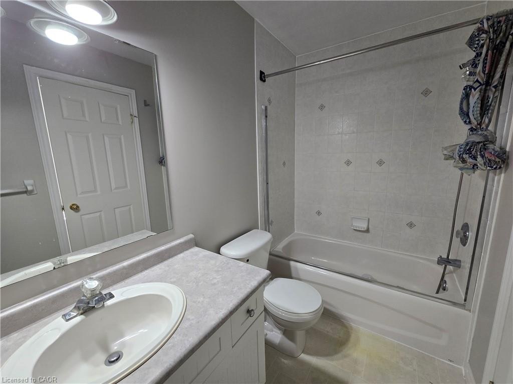 555 Grasslands Court, Waterloo, ON, N2V 2R5 - 13