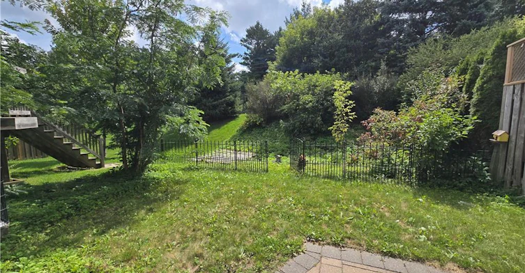 555 Grasslands Court, Waterloo, ON, N2V 2R5 - 3
