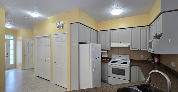 555 Grasslands Court, Waterloo, ON, N2V 2R5 - 4