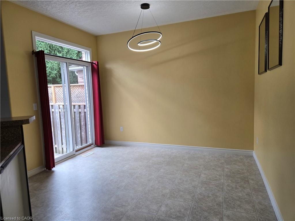 555 Grasslands Court, Waterloo, ON, N2V 2R5 - 7