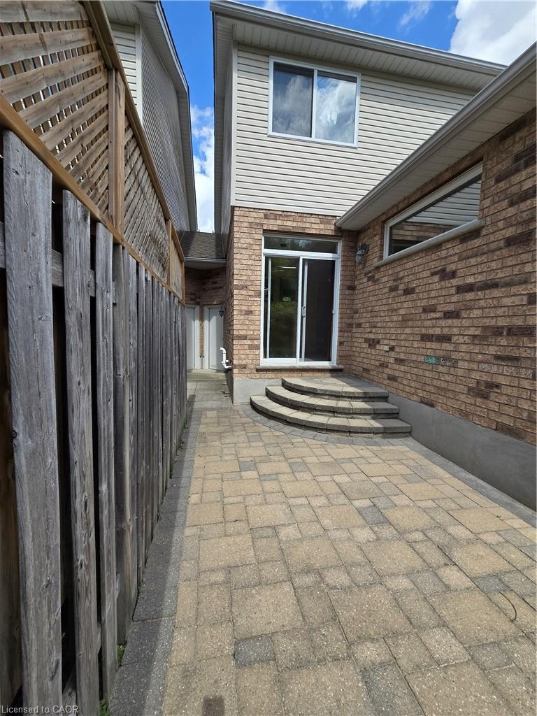 555 Grasslands Court, Waterloo, ON, N2V 2R5 - 26