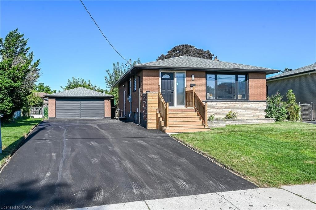 135 Nugent Drive, Hamilton, ON, L8H 2N3