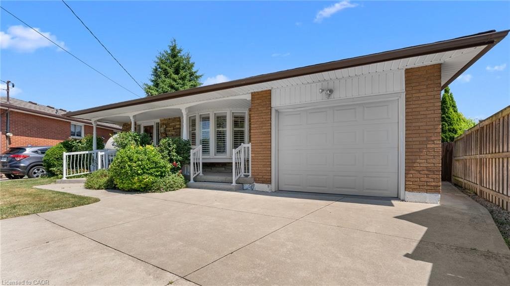 84 Tyrone Drive, Hamilton, ON, L9C 2M7 - 2