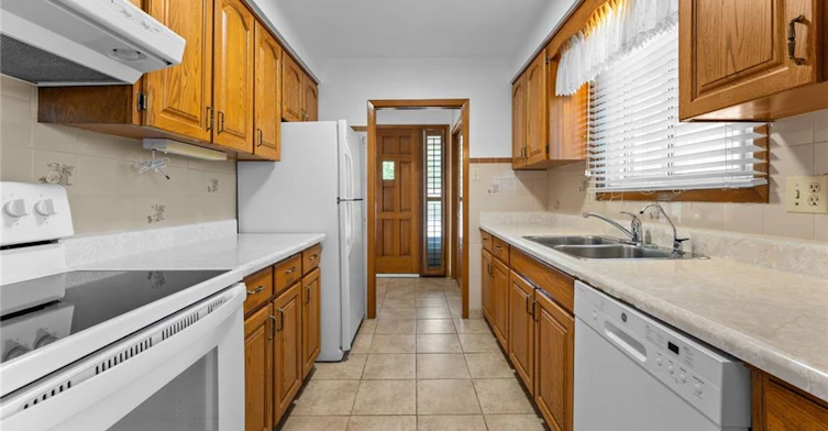 84 Tyrone Drive, Hamilton, ON, L9C 2M7 - 10