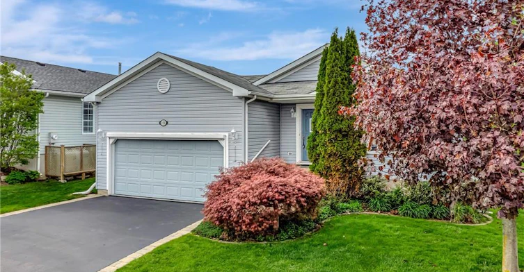 121 Crumlin Lane, Hamilton, ON, L8B 1A5 - 2