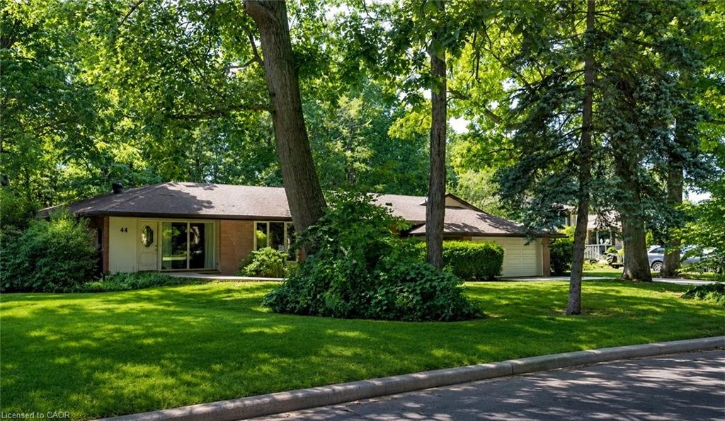 44 Colquhoun Crescent, Hamilton, ON, L9C 4W8 - 2