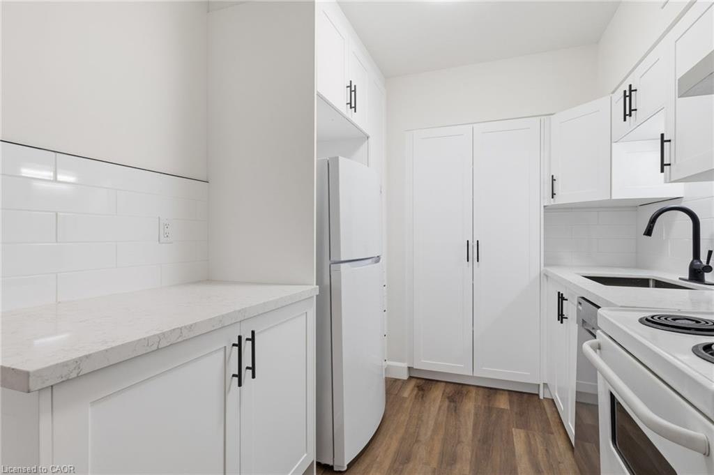 303-18 Mall Road, Hamilton, ON, L8V 4V4 - 11