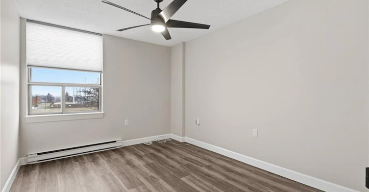 303-18 Mall Road, Hamilton, ON, L8V 4V4 - 18