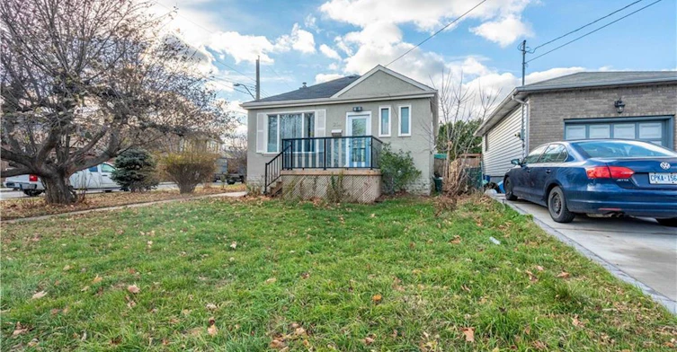 LOWER-204 Glow Avenue, Hamilton, ON, L8H 3W5