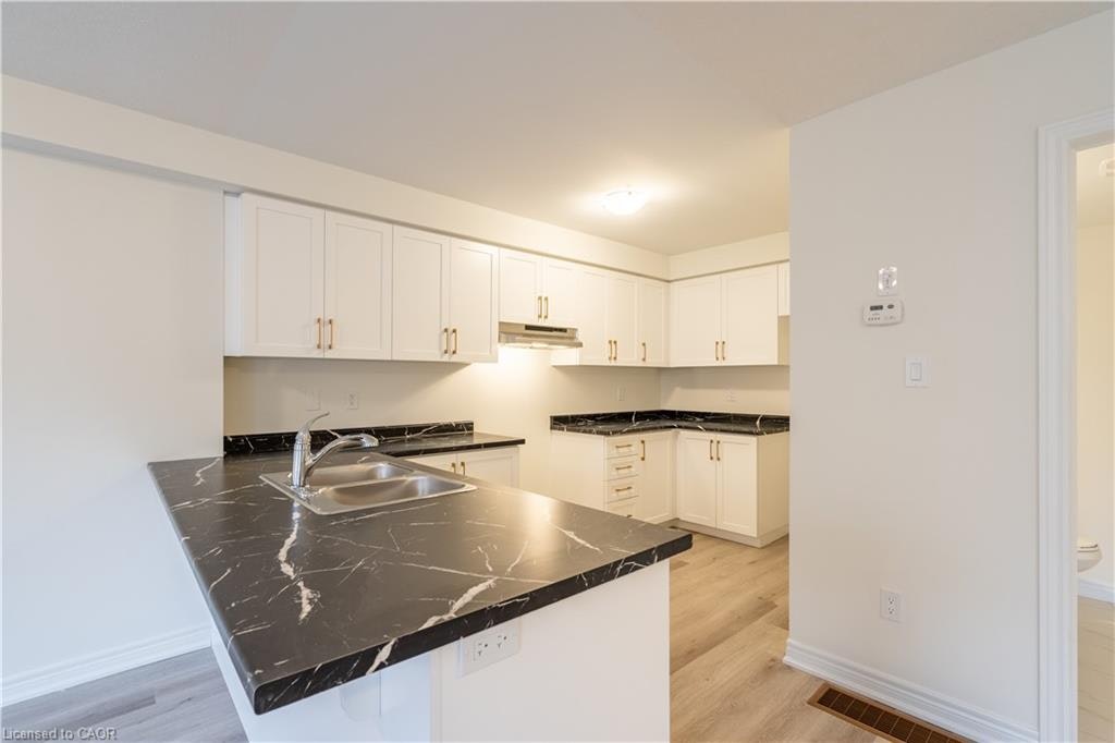 23 Dryden Lane, Hamilton, ON, L8H 0B6 - 21