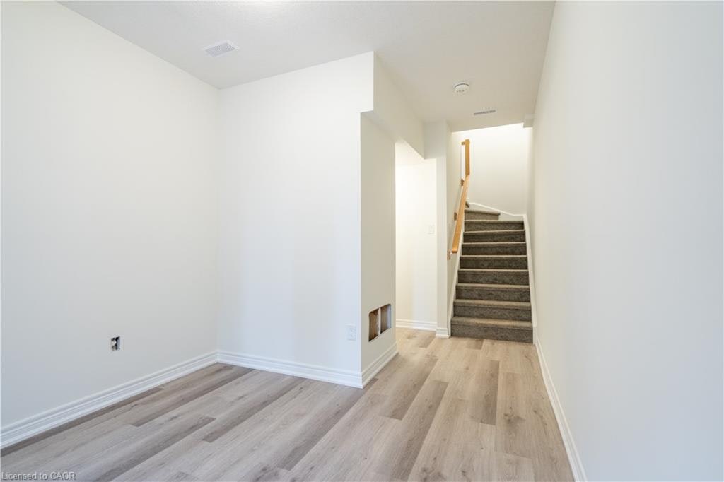 23 Dryden Lane, Hamilton, ON, L8H 0B6 - 7