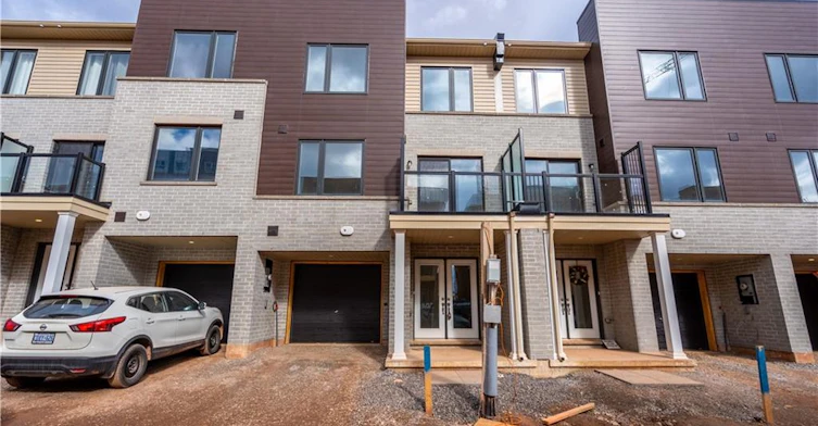 23 Dryden Lane, Hamilton, ON, L8H 0B6 - 2