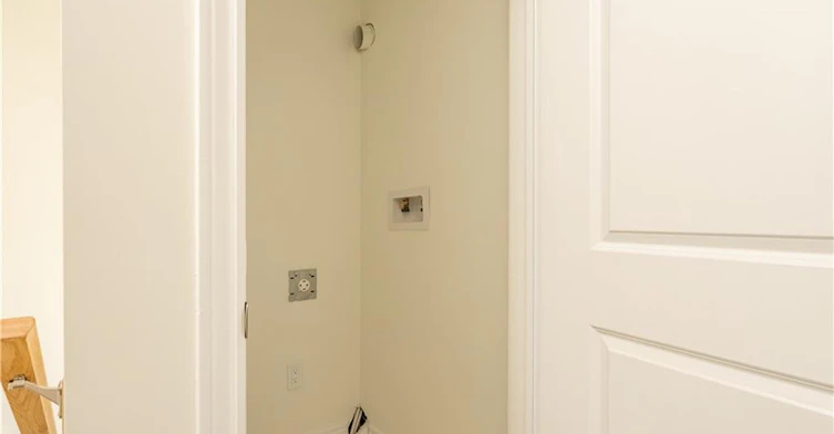 23 Dryden Lane, Hamilton, ON, L8H 0B6 - 28