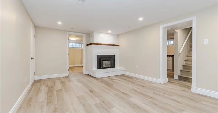 Lower-15 Edinburgh Road, Kitchener, ON, N2B 1M4 - 4