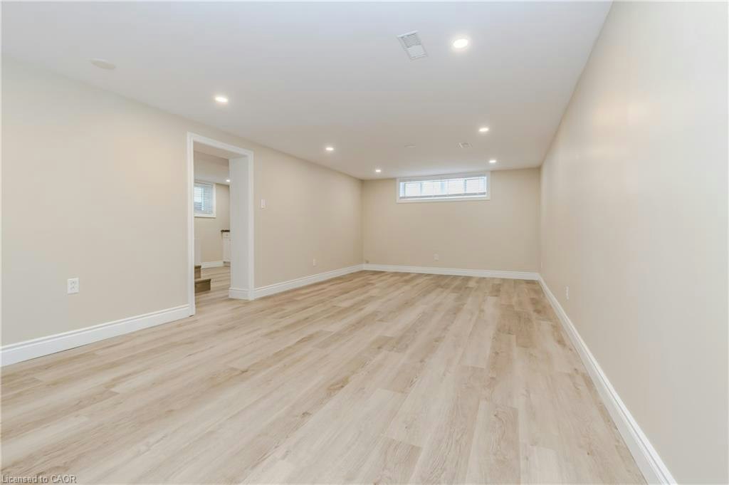 Lower-15 Edinburgh Road, Kitchener, ON, N2B 1M4 - 5