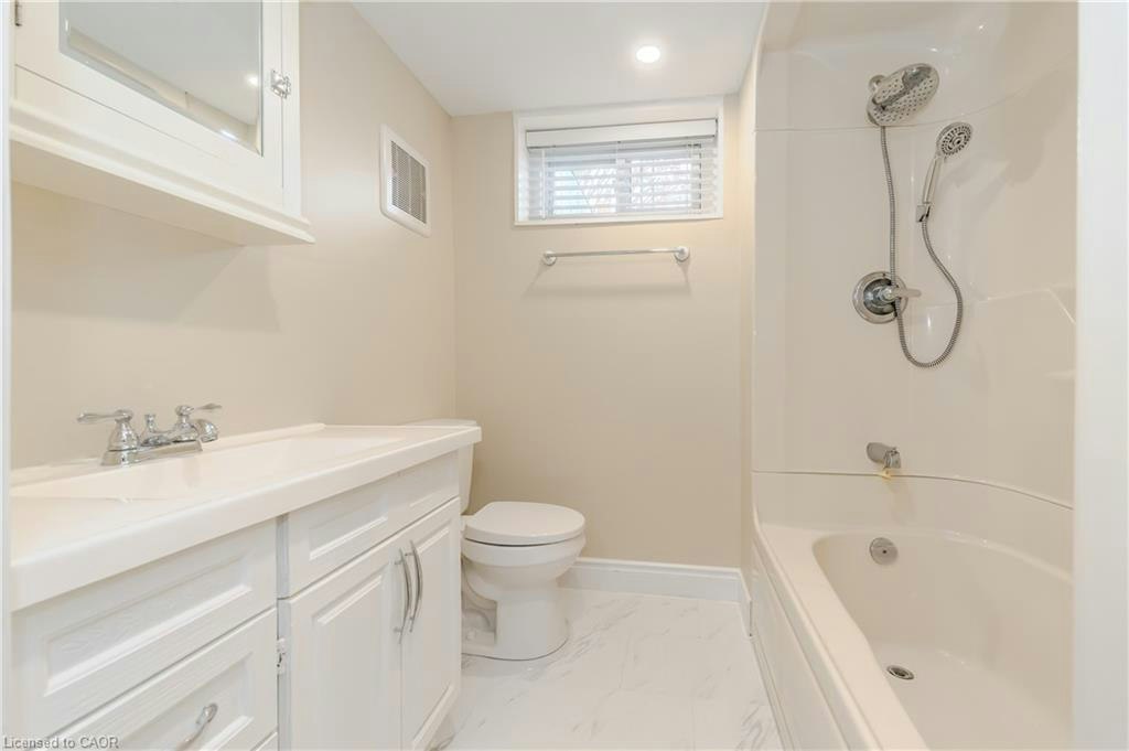 Lower-15 Edinburgh Road, Kitchener, ON, N2B 1M4 - 8