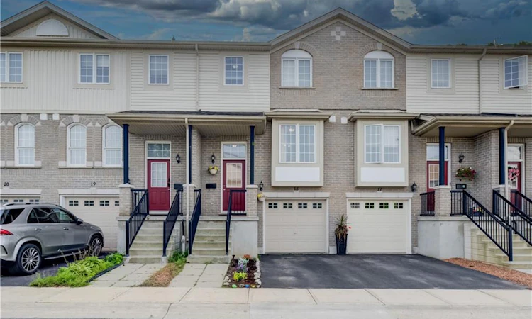 18-105 Pinnacle Drive