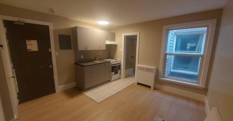 4-181 King Street E, Kitchener, ON, N2G 2K8 - 2