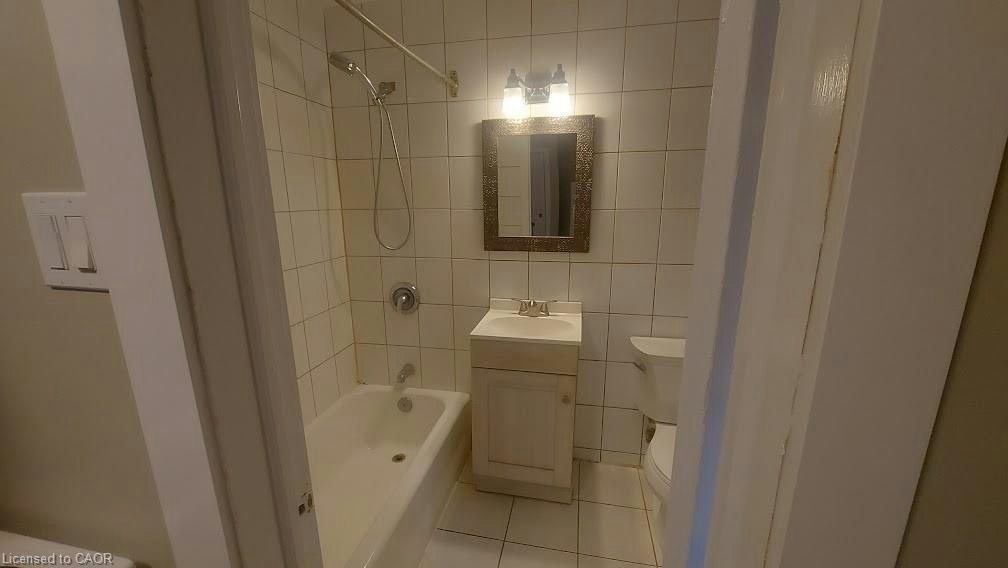 4-181 King Street E, Kitchener, ON, N2G 2K8 - 4