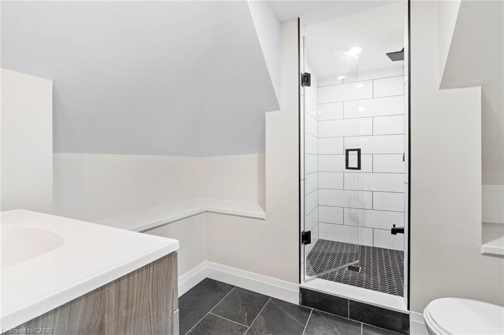 Upper-23 Somerset Avenue, Hamilton, ON, L8L 2L4 - 23