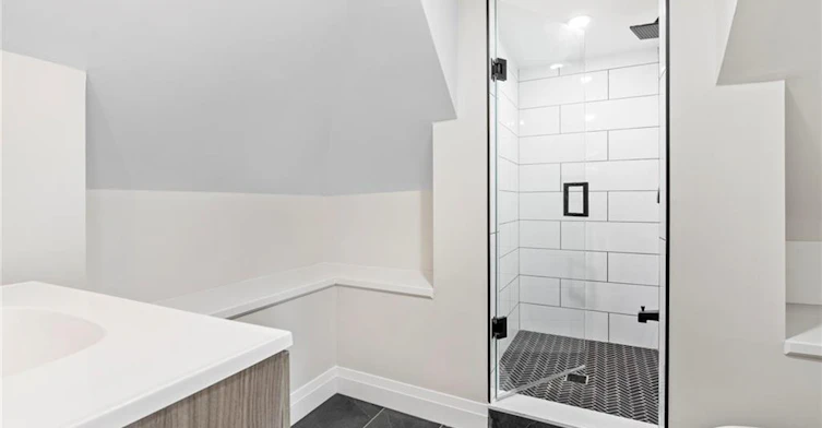 Upper-23 Somerset Avenue, Hamilton, ON, L8L 2L4 - 23