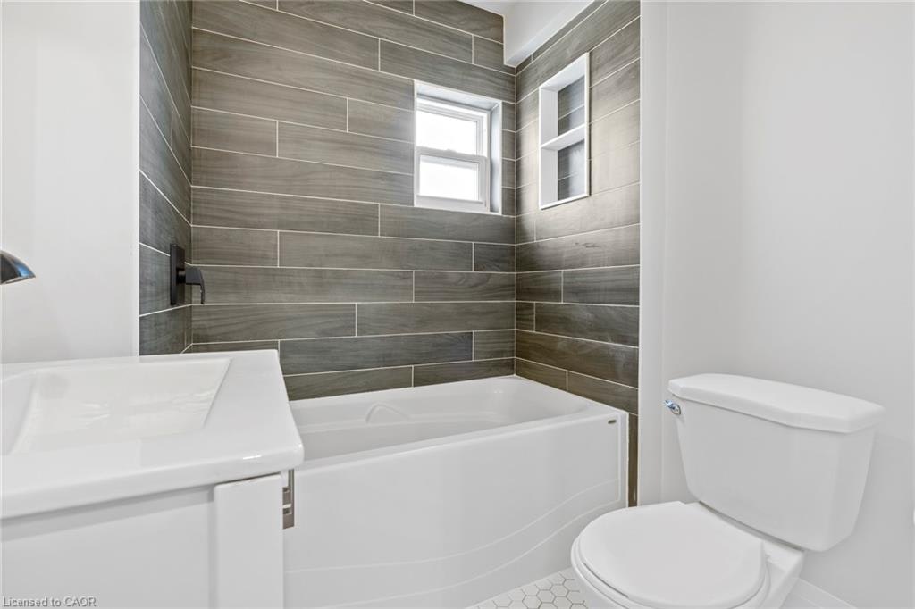 Upper-23 Somerset Avenue, Hamilton, ON, L8L 2L4 - 18