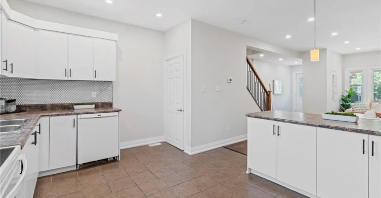 Upper-23 Somerset Avenue, Hamilton, ON, L8L 2L4 - 10