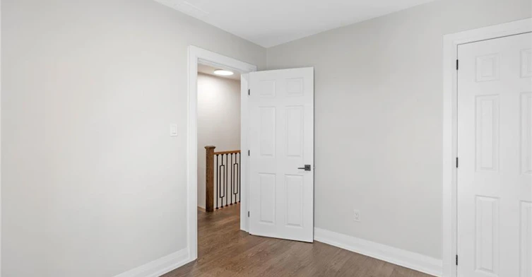 Upper-23 Somerset Avenue, Hamilton, ON, L8L 2L4 - 17