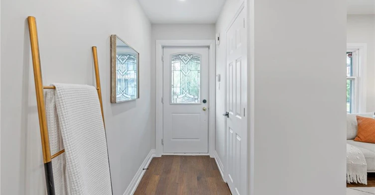 Upper-23 Somerset Avenue, Hamilton, ON, L8L 2L4 - 3