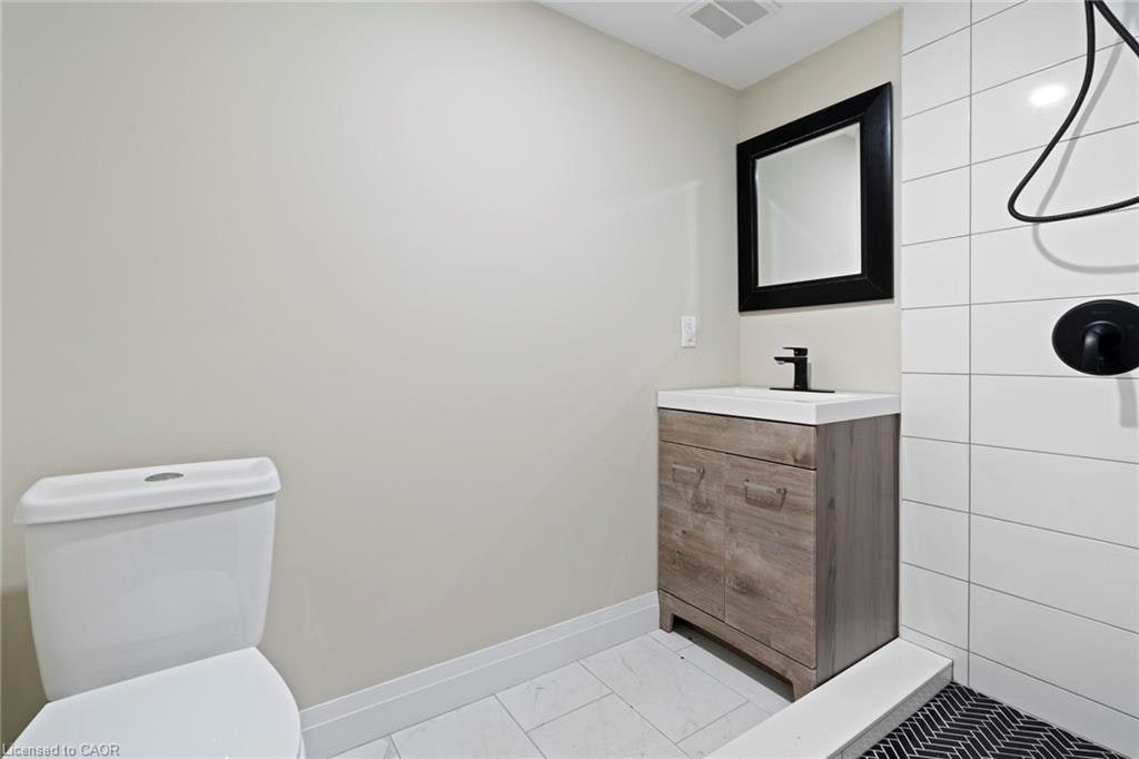 Upper-23 Somerset Avenue, Hamilton, ON, L8L 2L4 - 25