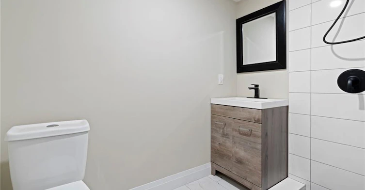 Upper-23 Somerset Avenue, Hamilton, ON, L8L 2L4 - 25