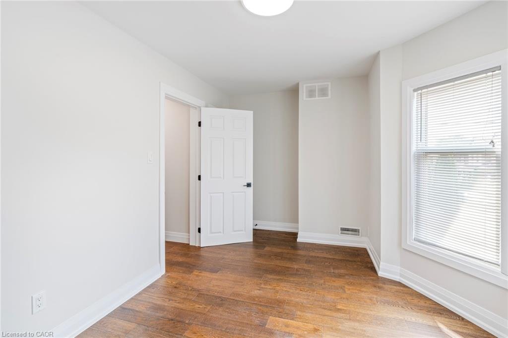 Upper-23 Somerset Avenue, Hamilton, ON, L8L 2L4 - 13