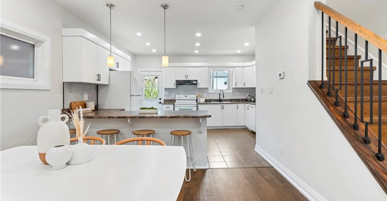 Upper-23 Somerset Avenue, Hamilton, ON, L8L 2L4 - 7