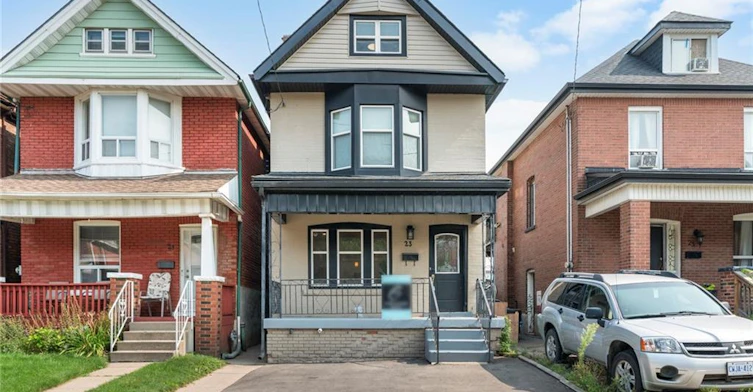 Upper-23 Somerset Avenue, Hamilton, ON, L8L 2L4