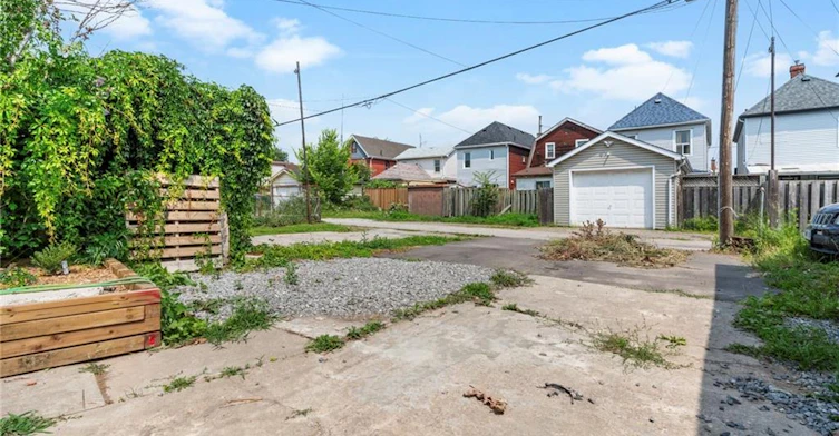 Upper-23 Somerset Avenue, Hamilton, ON, L8L 2L4 - 26
