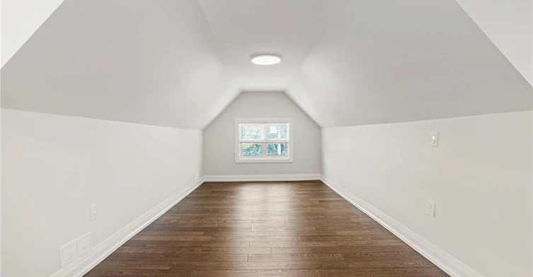 Upper-23 Somerset Avenue, Hamilton, ON, L8L 2L4 - 21