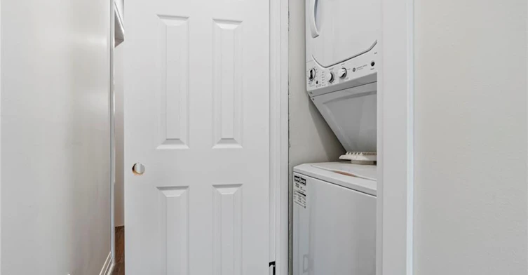 Upper-23 Somerset Avenue, Hamilton, ON, L8L 2L4 - 24
