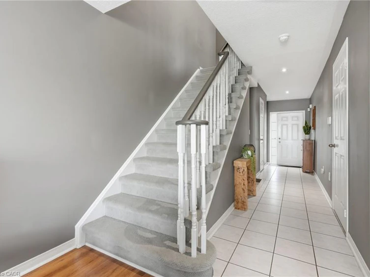 5213 Thornburn Drive, Burlington, ON, L7L 6R4 - 6
