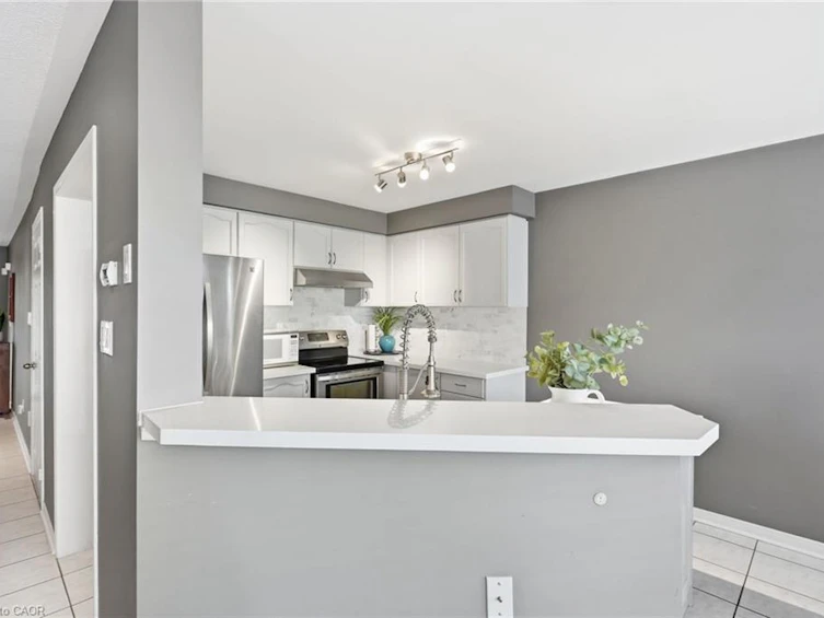 5213 Thornburn Drive, Burlington, ON, L7L 6R4 - 9