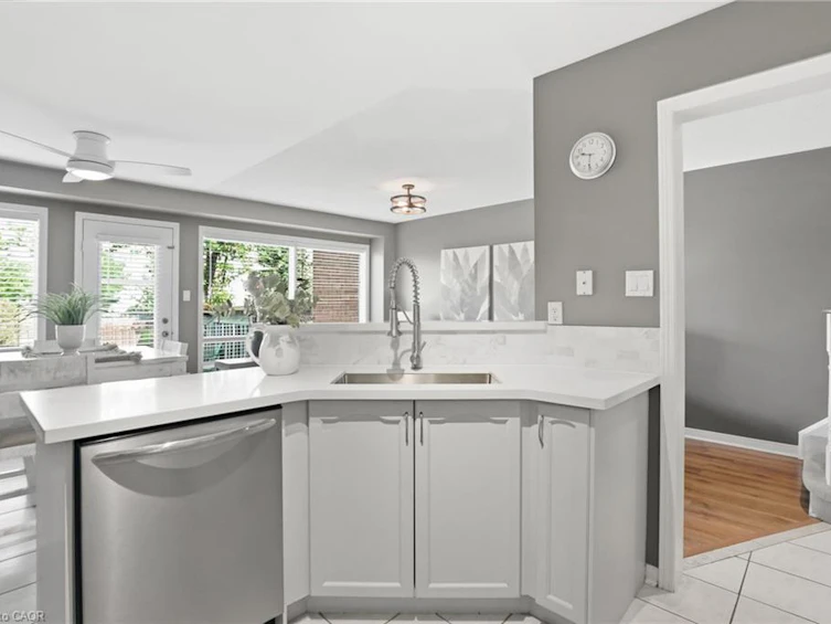 5213 Thornburn Drive, Burlington, ON, L7L 6R4 - 10