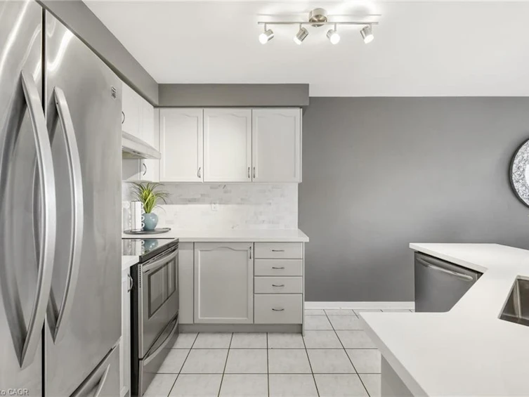 5213 Thornburn Drive, Burlington, ON, L7L 6R4 - 8