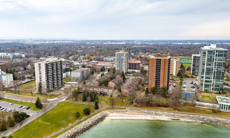 301-2263 Marine Drive