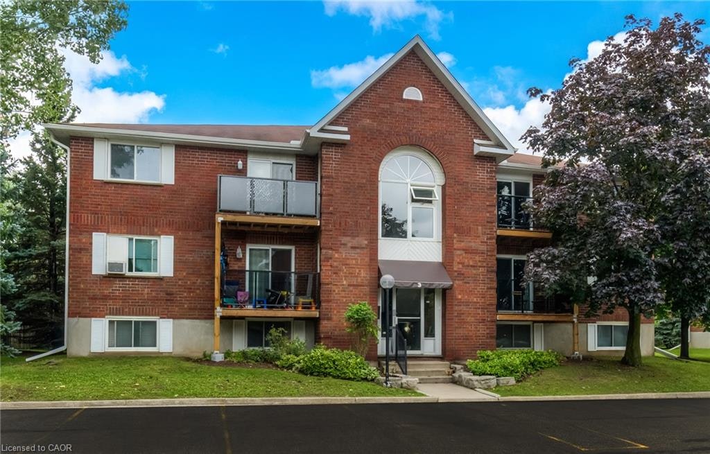312-565 Greenfield Avenue, Kitchener, ON, N2C 2P3